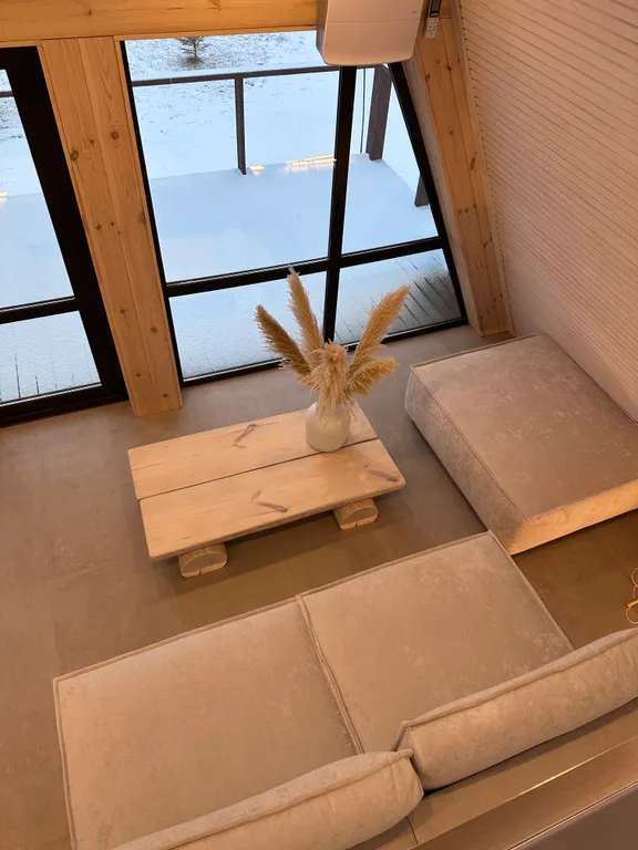 Уютный дом у подножья горы Белая