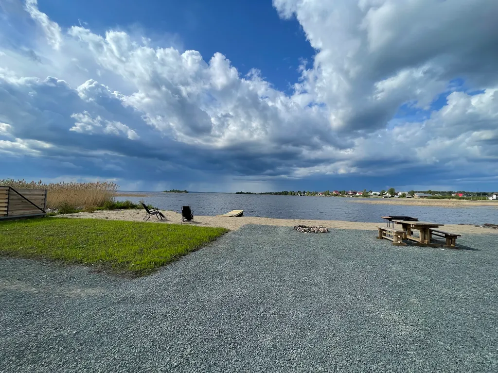 Дом на берегу озера Логмозеро