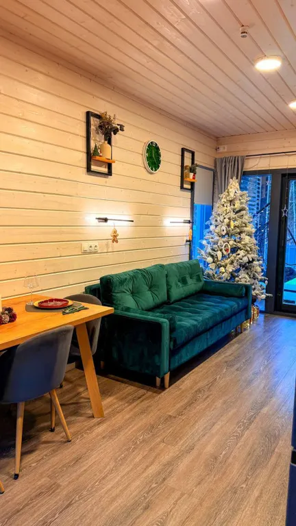 Уютный дом с панорамным видом на лес