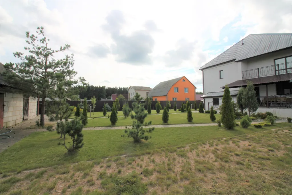 8-комнатный Дом