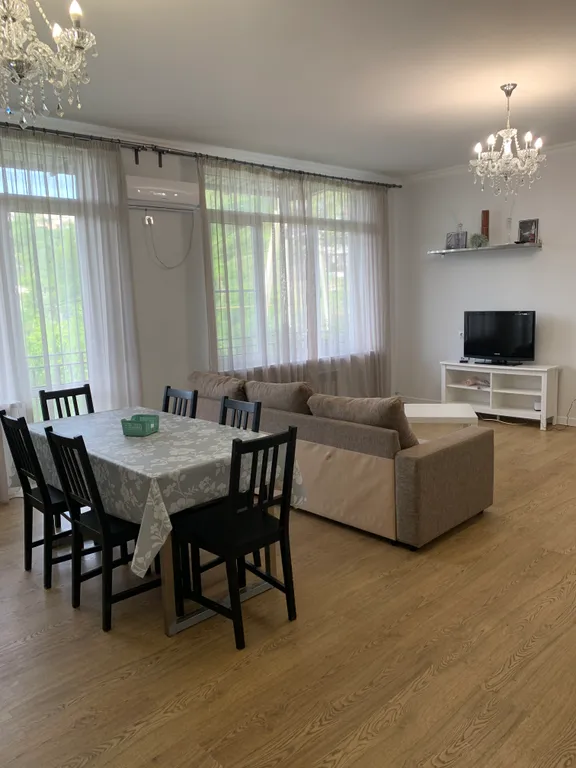 Коттедж Коттедж Просторный апартамент в центральном районе — Сочи