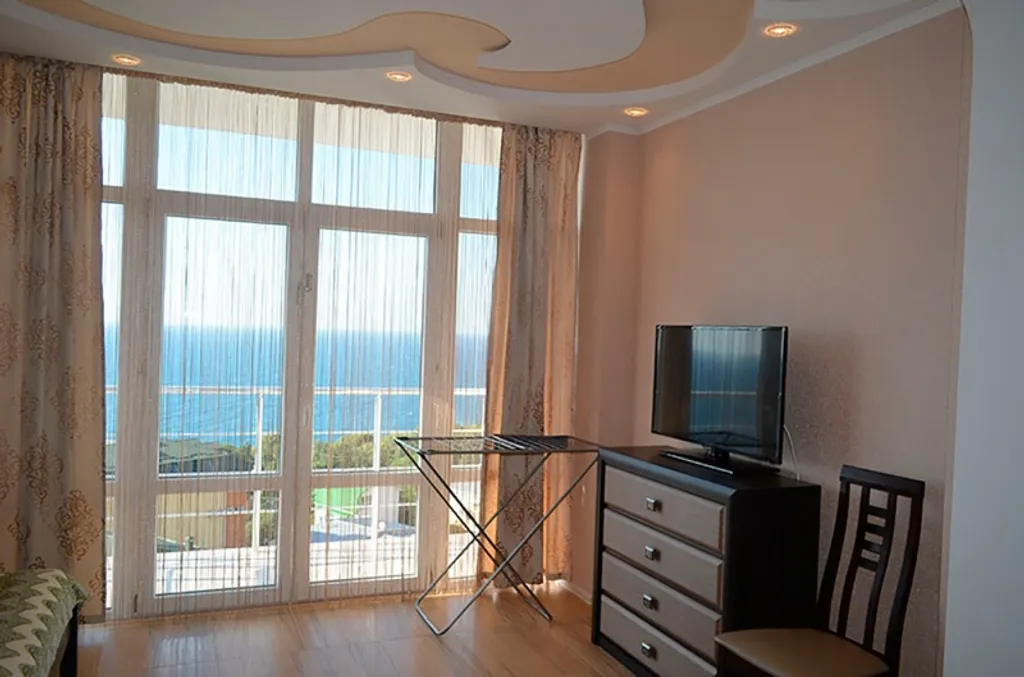 Красивая квартира-студия с прекрасным видом на море в Мисхоре