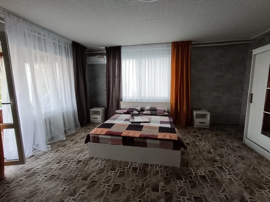 Дом с бассейном и баней