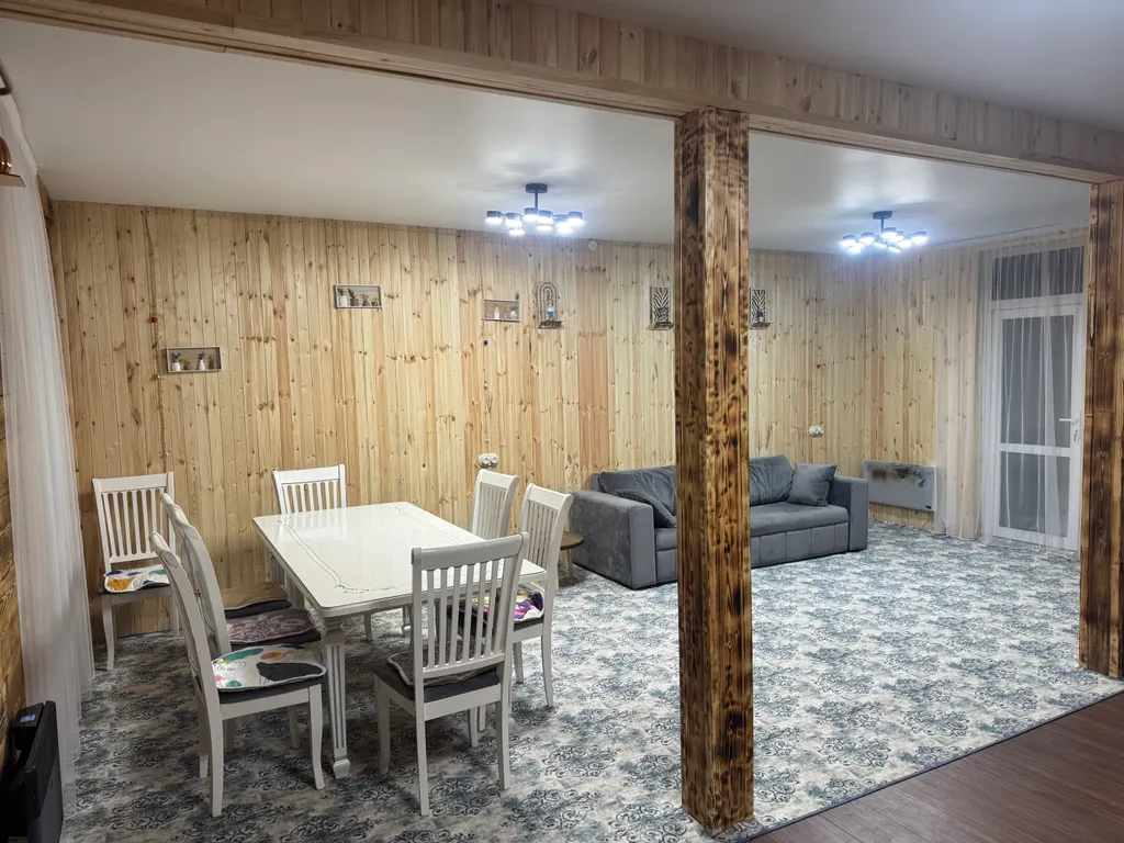 Восьми местный дом