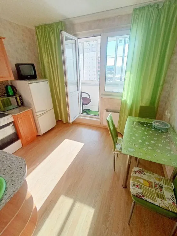 Полноценная комфортная квартира с отдельной кухней и балконом