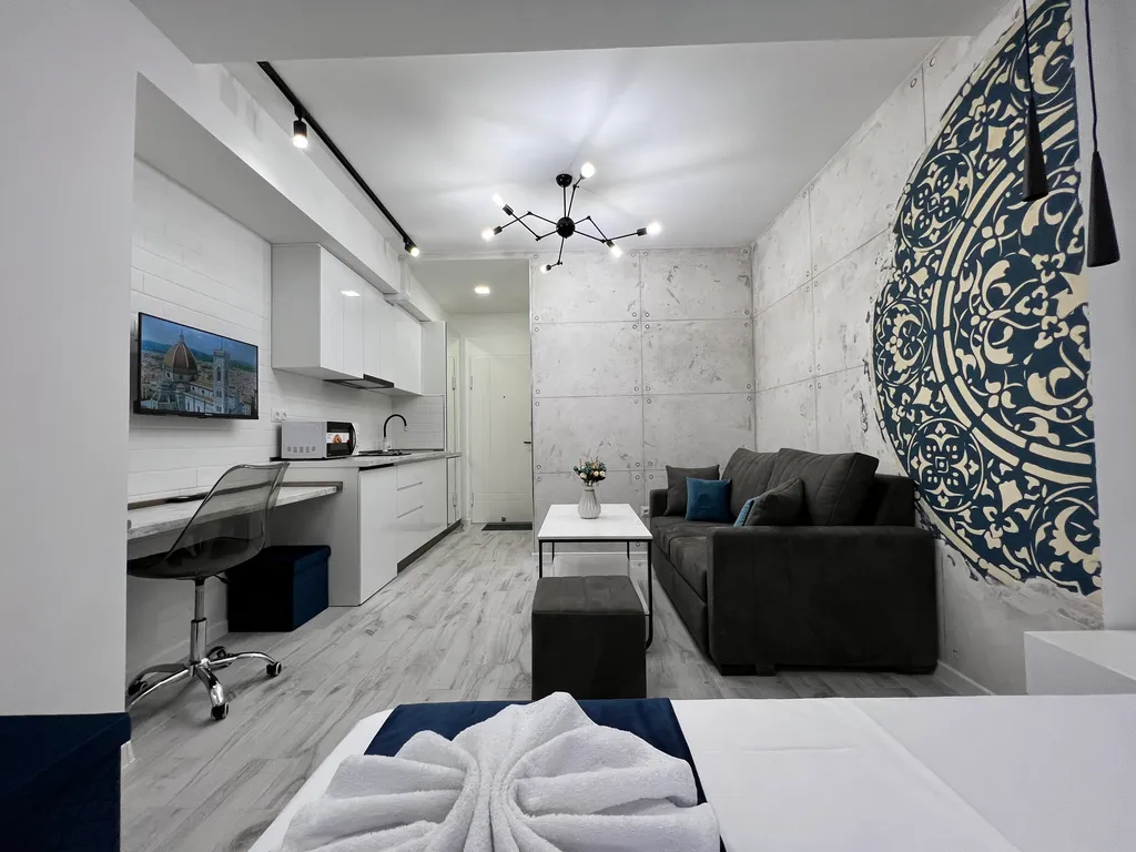 Modern Studio By Republic Square -Unique Charm