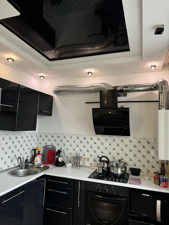 Красивая трёхкомнатная квартира в центре с видом на площадь