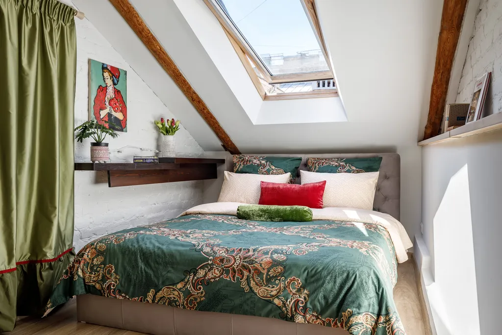 Мансарда, 2 этажа, 4 балкона