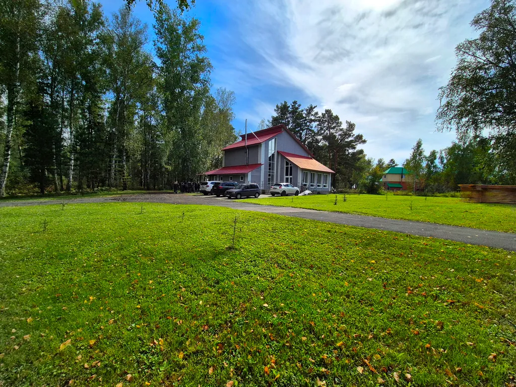 Дом с баней и бассейном