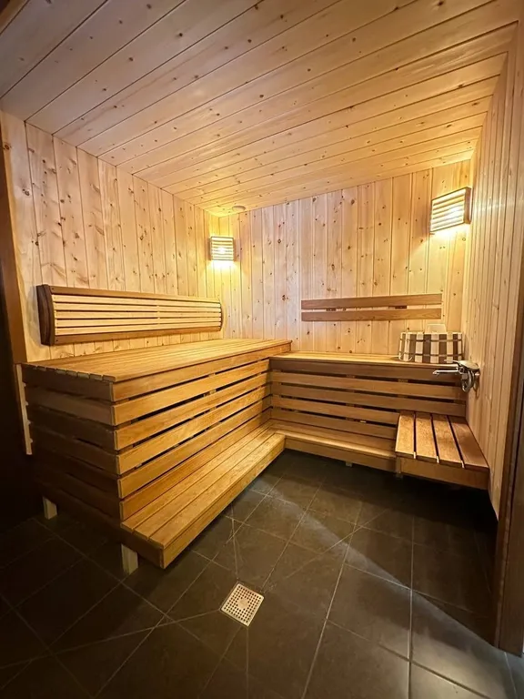 Частный дом на берегу реки Волги