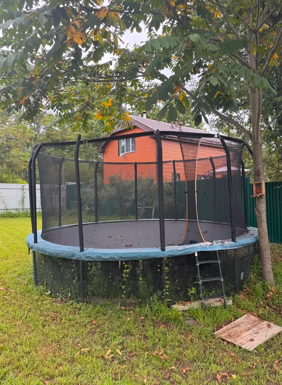 Двухэтажный дом с мангальным комплексом и баней