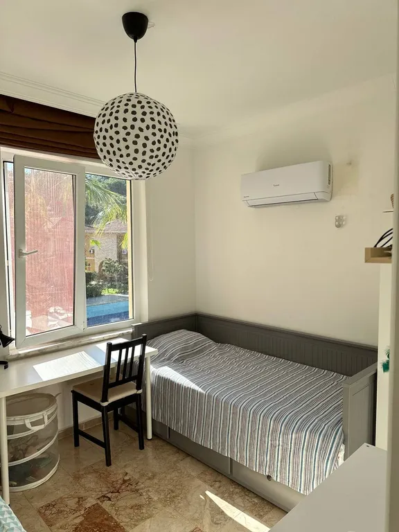 Современная вилла 3+1 с бассейном рядом с пляжем