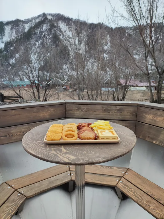 Домик с видом на горы 1