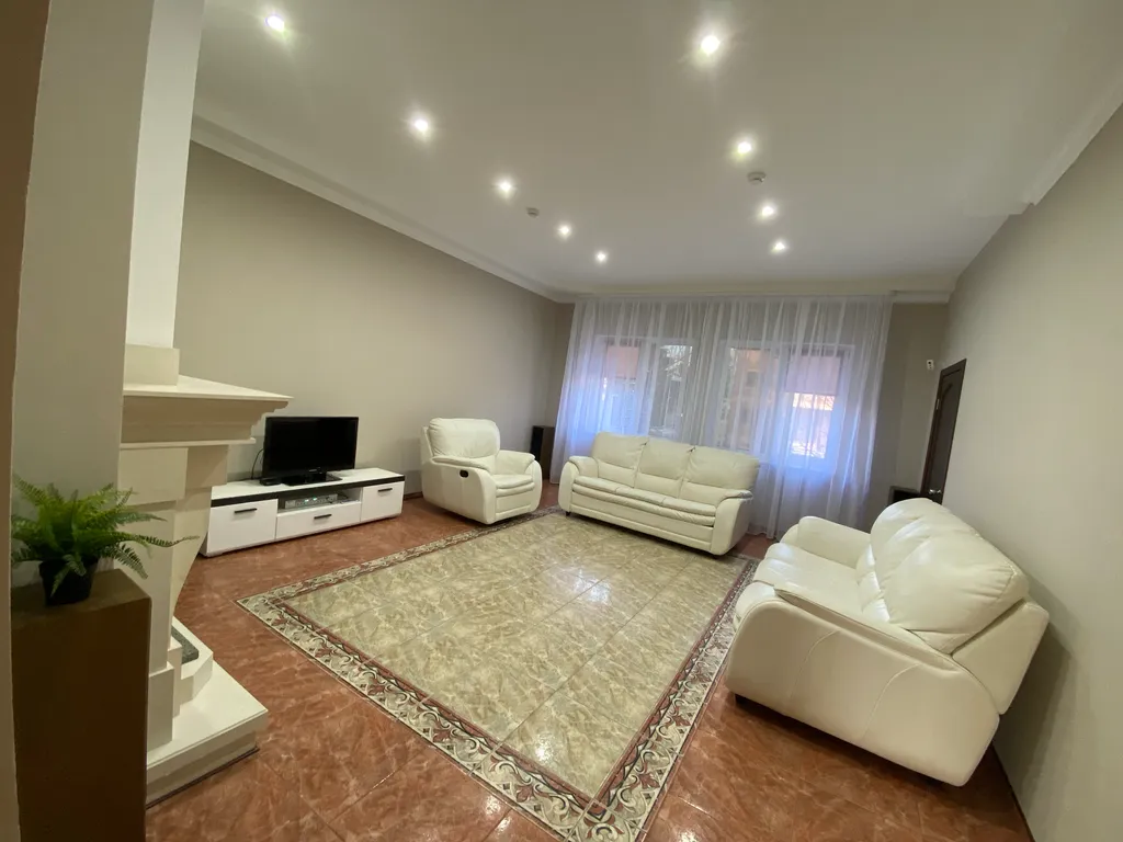 6-комнатный Дом