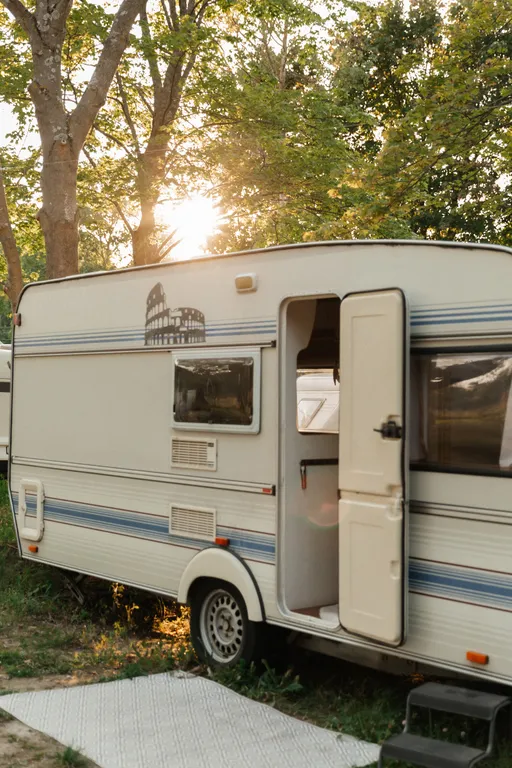 Коттедж 3-х местный автодом с видом на лес и озеро — аренда посуточно в Янтарный