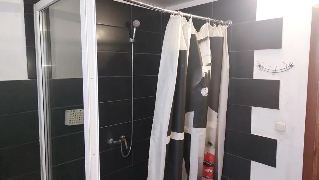 Дом на набережной в центре города