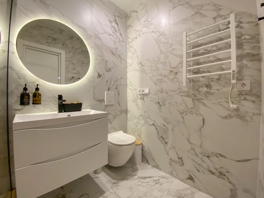 Студия с видом на горы в центре