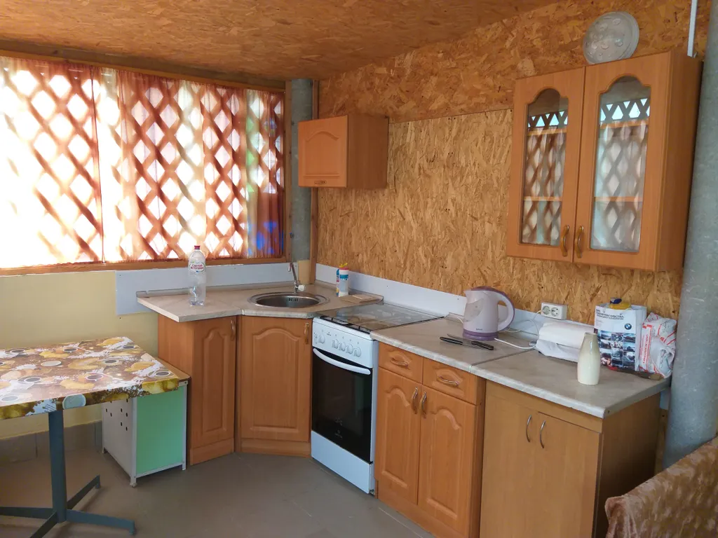 Уютный дачный домик возле моря целиком