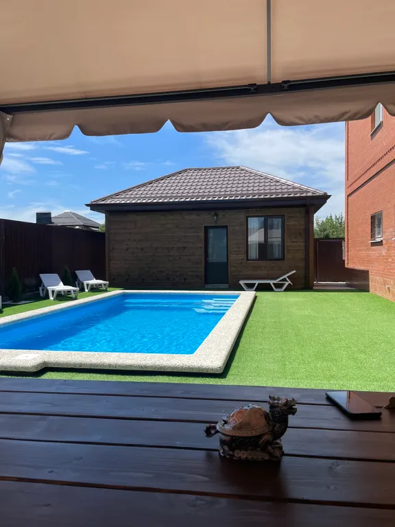 Коттедж с баней и теплым бассейном