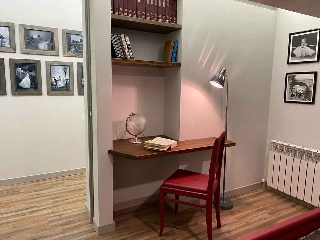 Двухуровневая квартира на набережной для большой компании