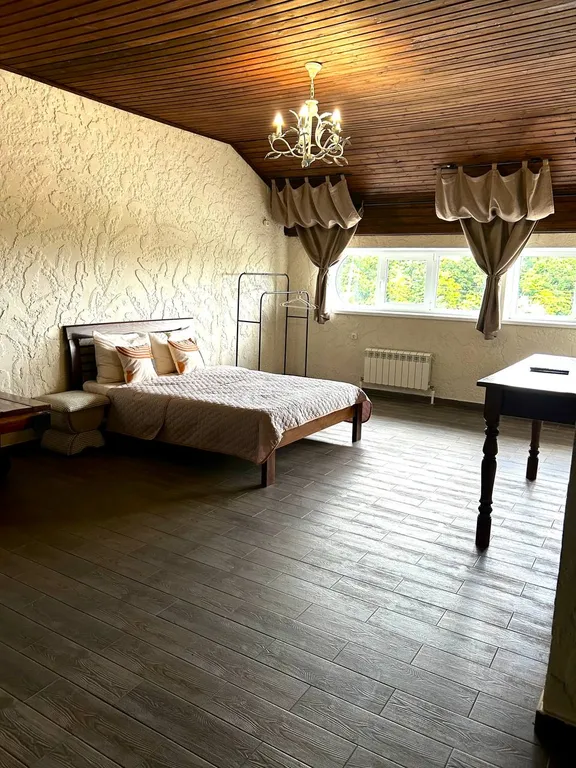 Апартаменты на берегу озера с видом на гору Бештау