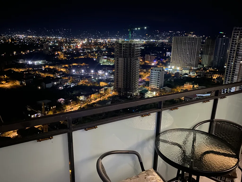 Большая высокая светлая студия на 26 этаже