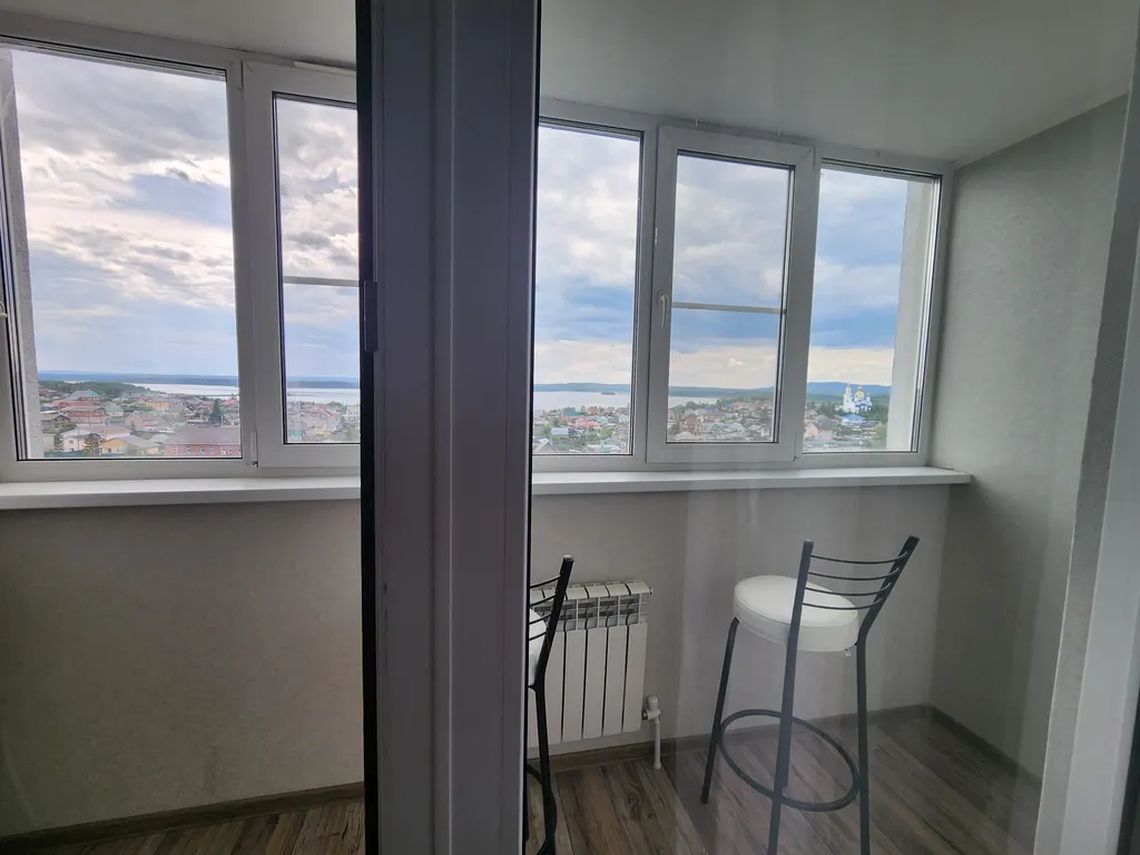 Студия с видом на озеро