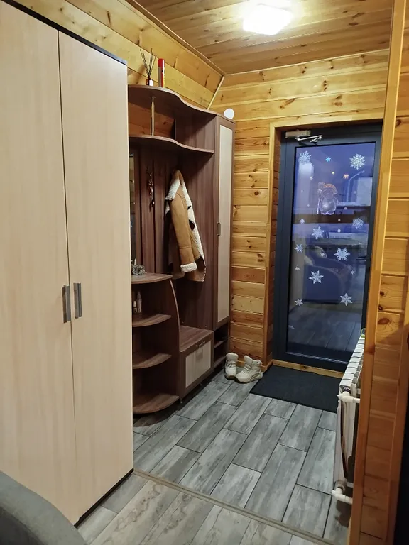 Дом с баней и панорамными окнами на первой линии