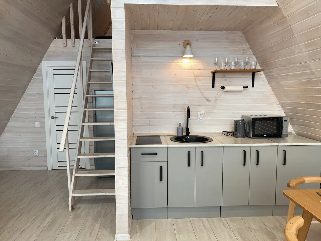 Загородный дом с чаном и панорамным видом на озеро