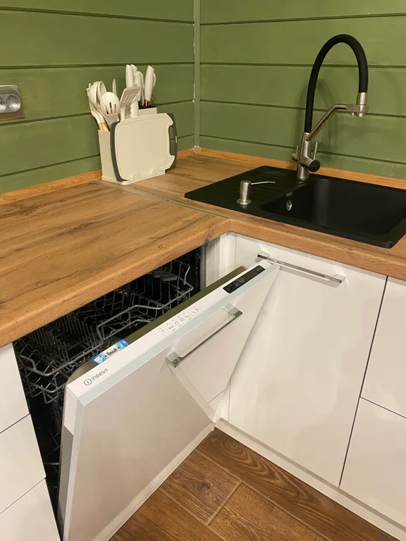 Коттедж Дом с баней и Сибирским чаном у леса и озера — Семеновское