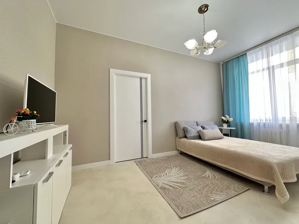 Квартира рядом с Лопатинским садом и крепостной стеной