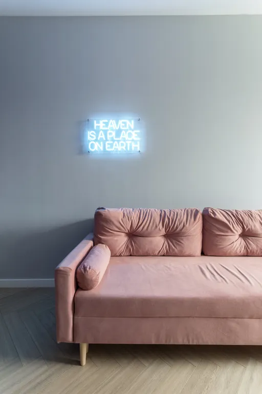 Дизайнерская квартира с видом на парк и церковь