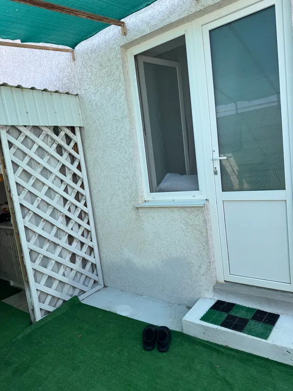 Номер недалеко от моря