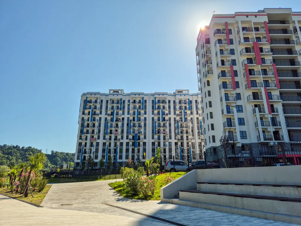 Просторная студия с балконом