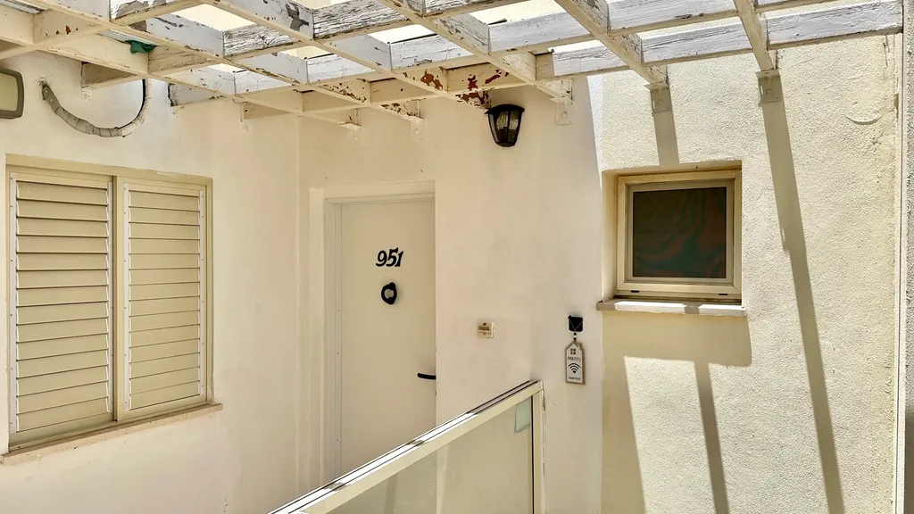 GW951 Квартира с балконом с видом на море (Gugel Waves Nahariya)