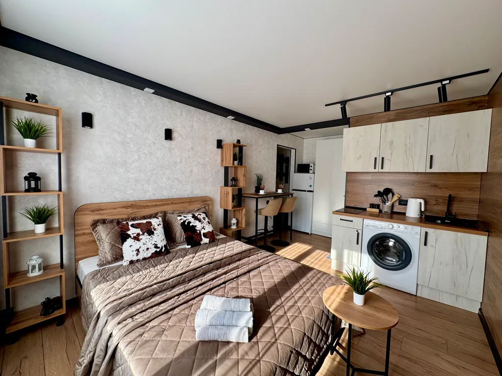 Студия Эконом, возле АлтГПТУ со всеми удобствами