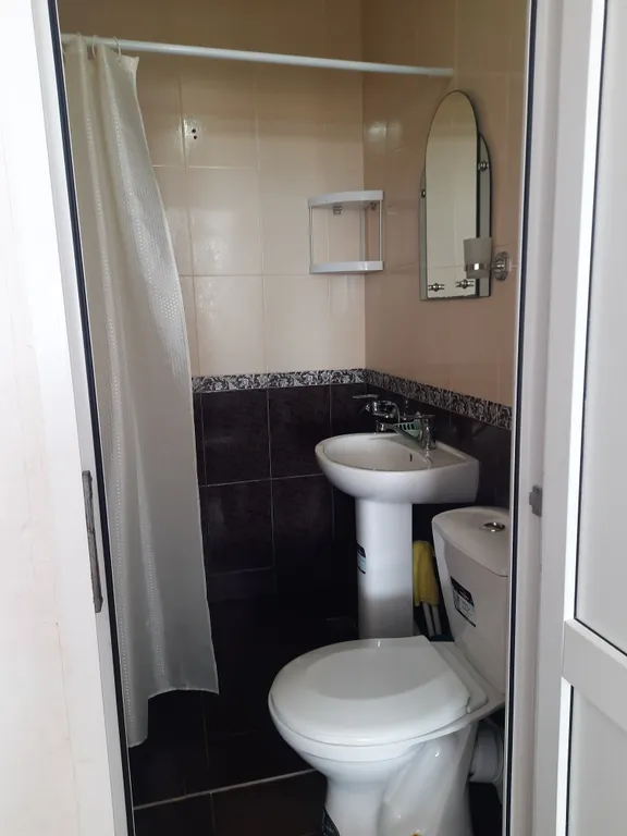 Уютная комната с видом на море