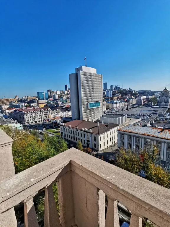 Студия с балконом и шикарным видом на Золотой Мост