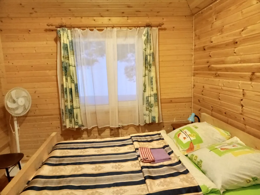 Удобный дом на самом берегу озера Вселуг