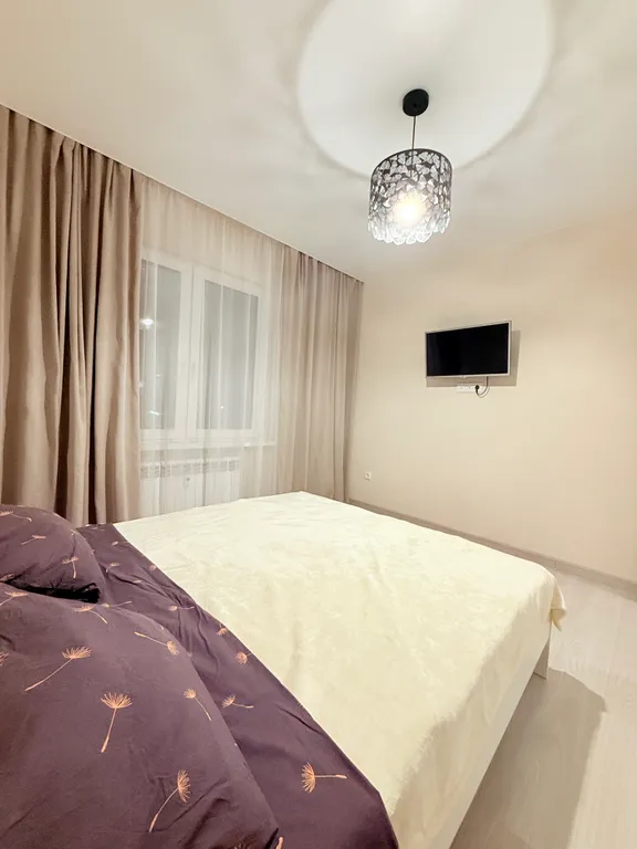 Евротрёжка новая чистая возле Аэропорта