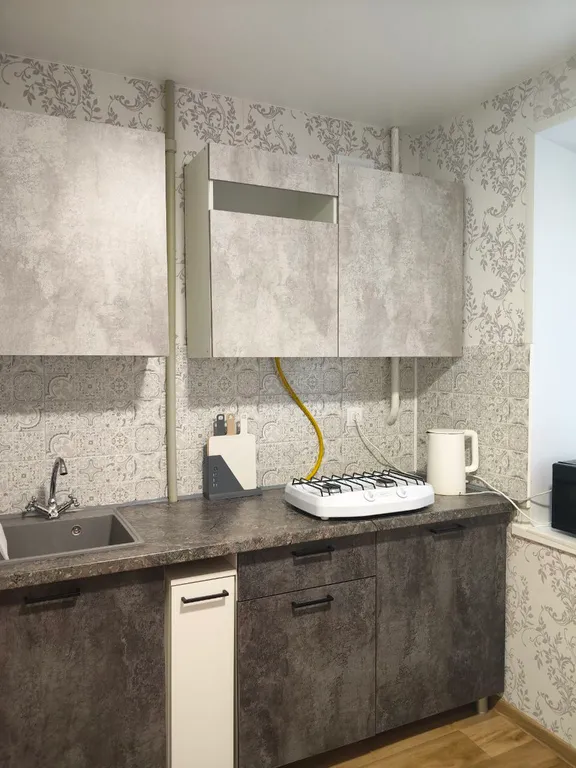 Просторная теплая квартира у Бульвара Нефтепереработчиков