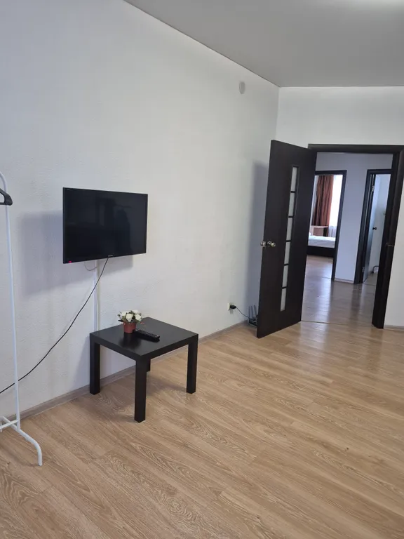 Большая трёхкомнатная квартира рядом с тц ультра