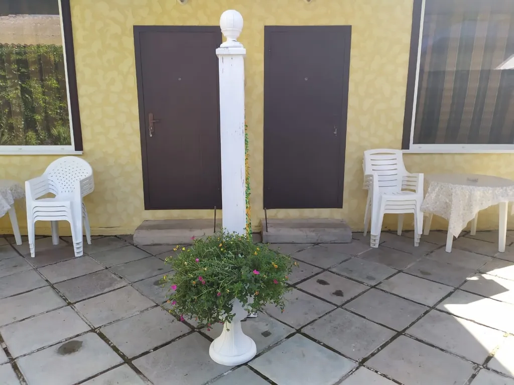 3 одинаковых коттеджа в одном закрытом дворе