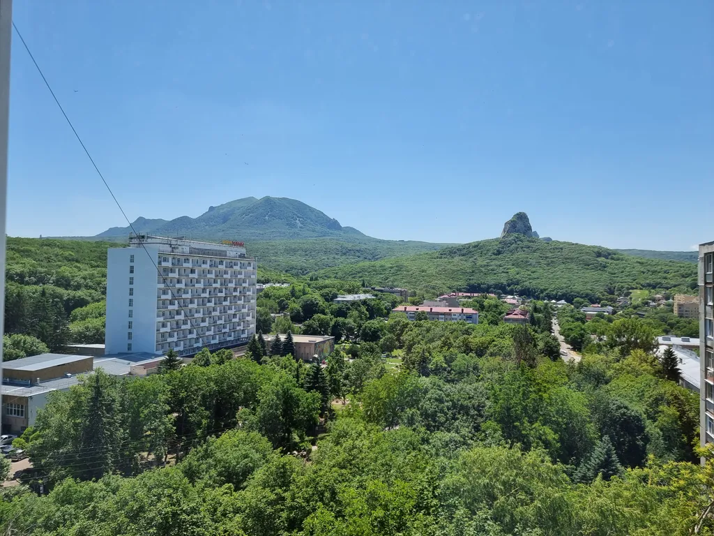 Квартира Шикарная трёшка с видом на горы и город — аренда посуточно в Железноводск