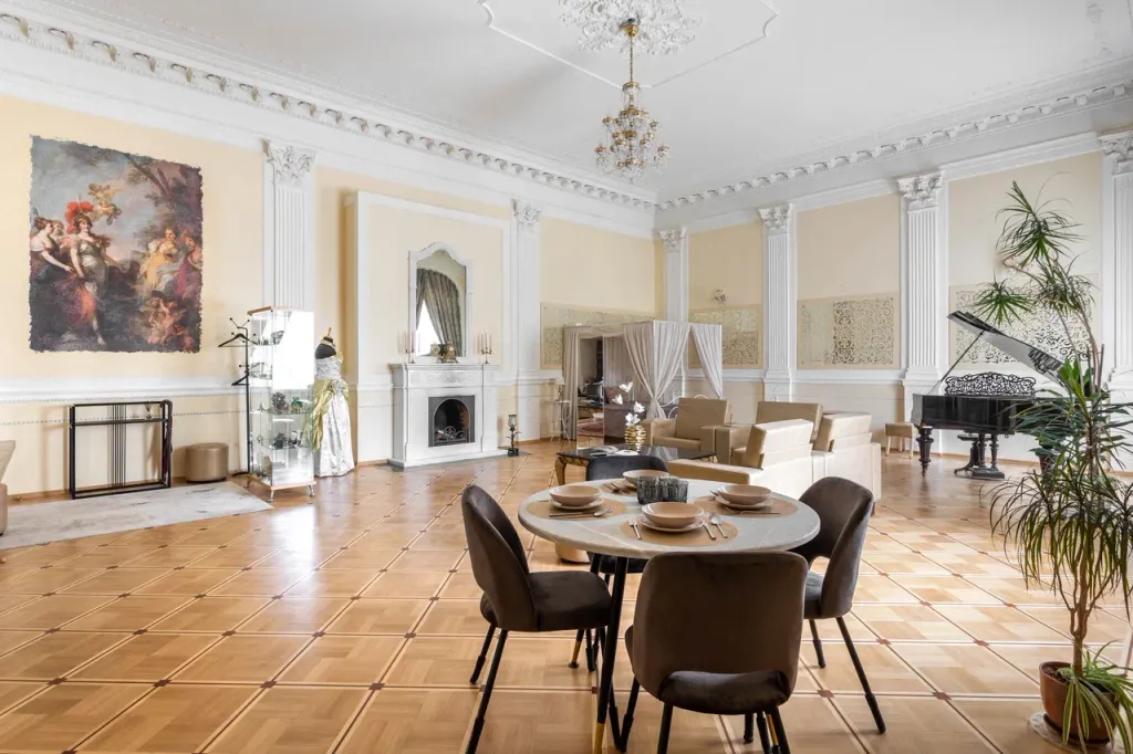 Квартира Парадная квартира у метро Чернышевская — Санкт-Петербург