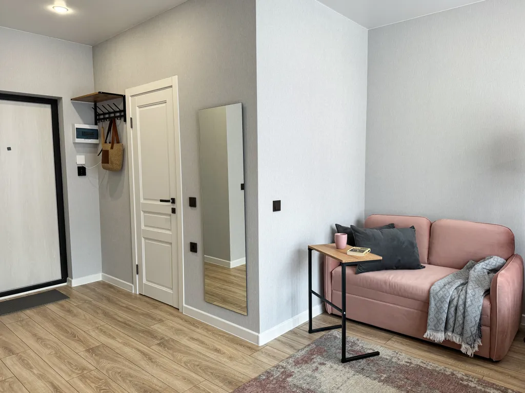 Пинк - просторная студия в ЖК Самолет