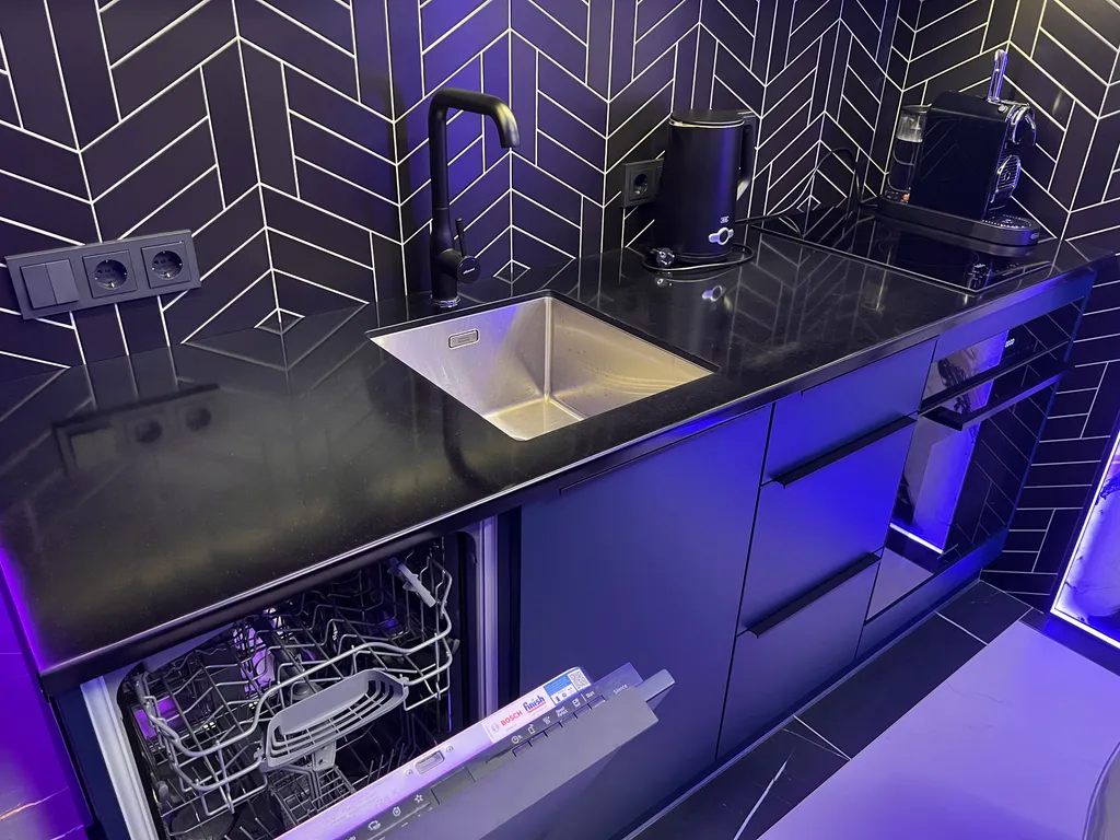 Элитная квартира с видом на воду в историческом центре Калининграда