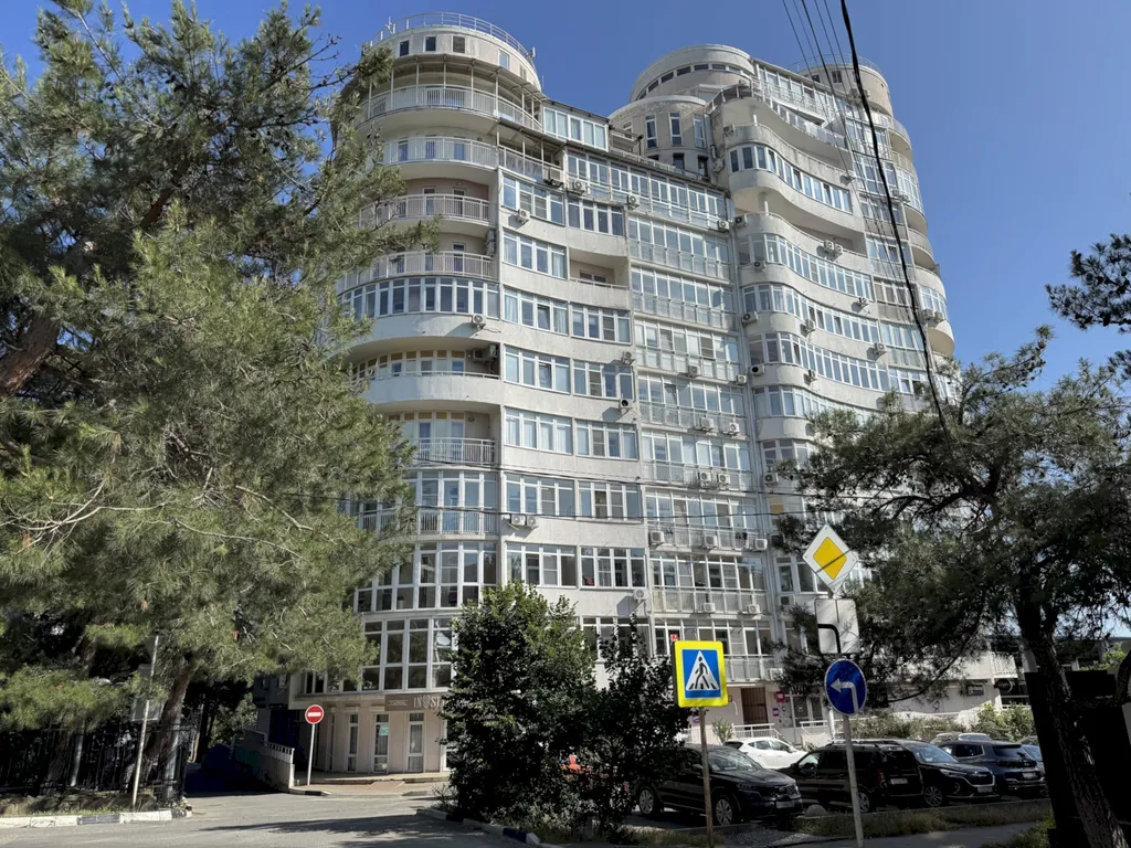 Квартира Однокомнатная квартира с балконами и видом на горы — Геленджик