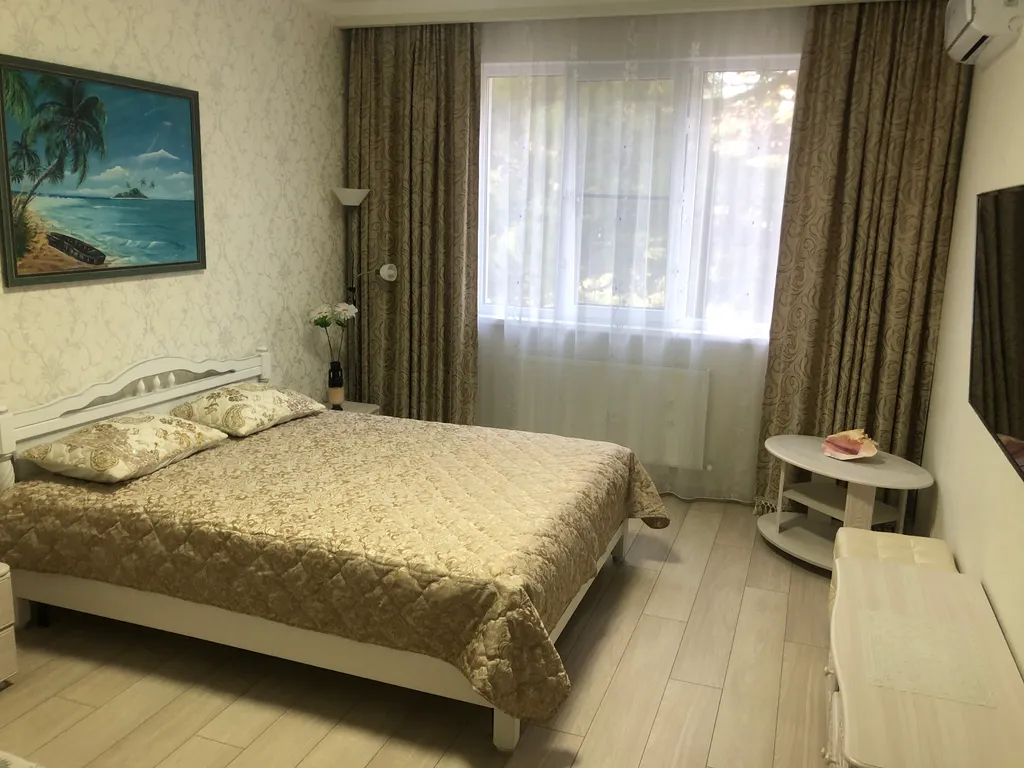 Квартира Уютная квартира в центре города на набережной с видом на море и горы — Геленджик