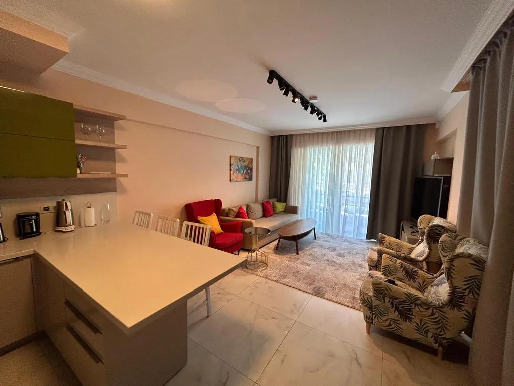 Около моря со своим пляжем